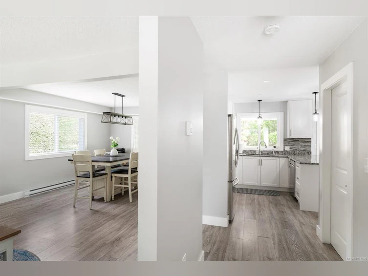 1018 Elstree Close, Central Saanich, BC, V8M 1A4 - 11