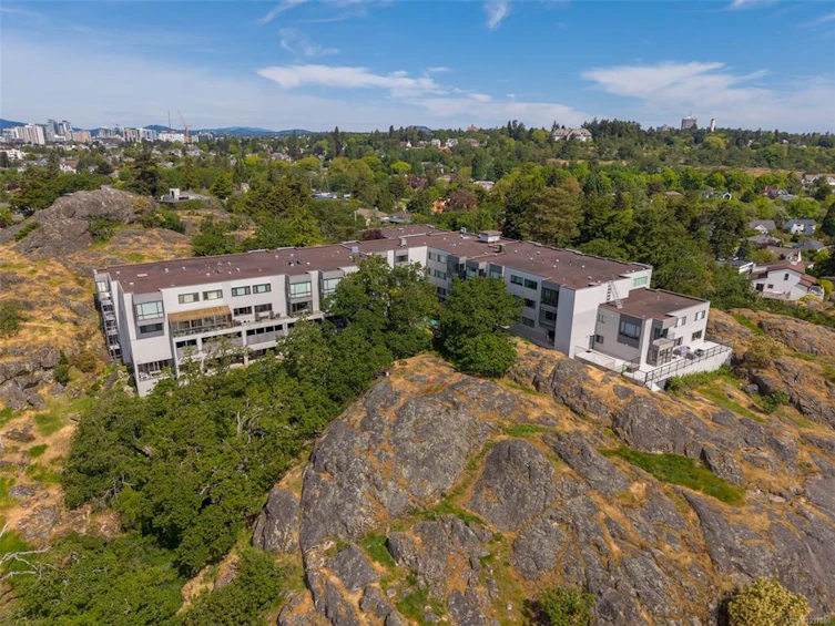 406-1433 Faircliff Lane, Victoria, BC, V8S 3J6 - 37