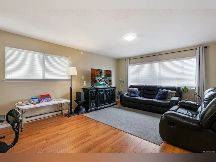 501 7th Avenue, Campbell River, BC, V9W 4A2 - 8