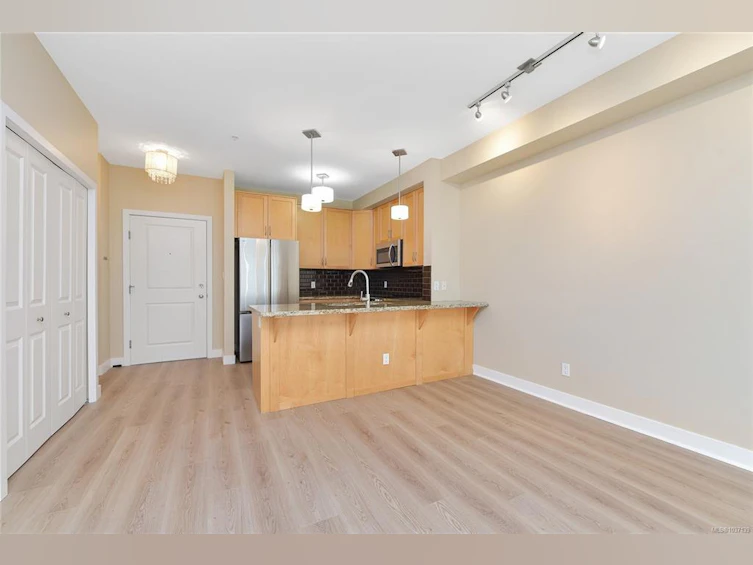 205-611 Goldstream Avenue, Langford, BC, V9B 2W9 - 5