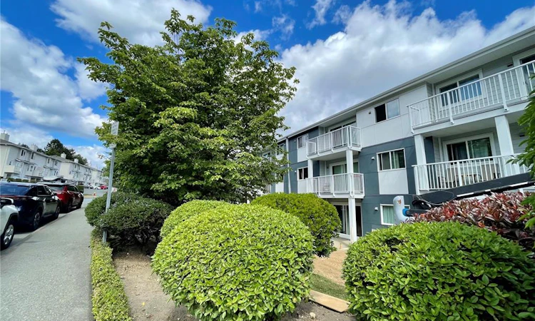 217-1600 Dufferin Crescent