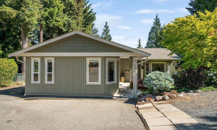 5124 Hammond Bay Road