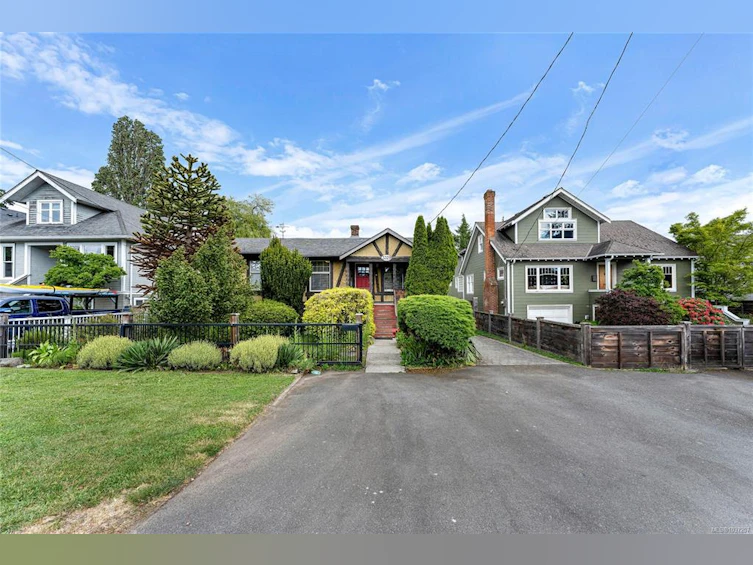3329 Doncaster Drive, Saanich, BC, V8P 3V7 - 32