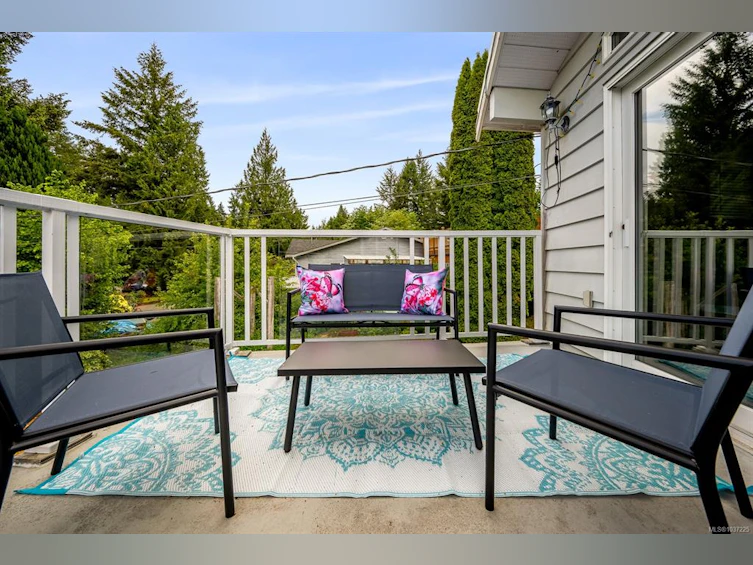 7627 Ships Point Road, Fanny Bay, BC, V0R 1W0 - 30