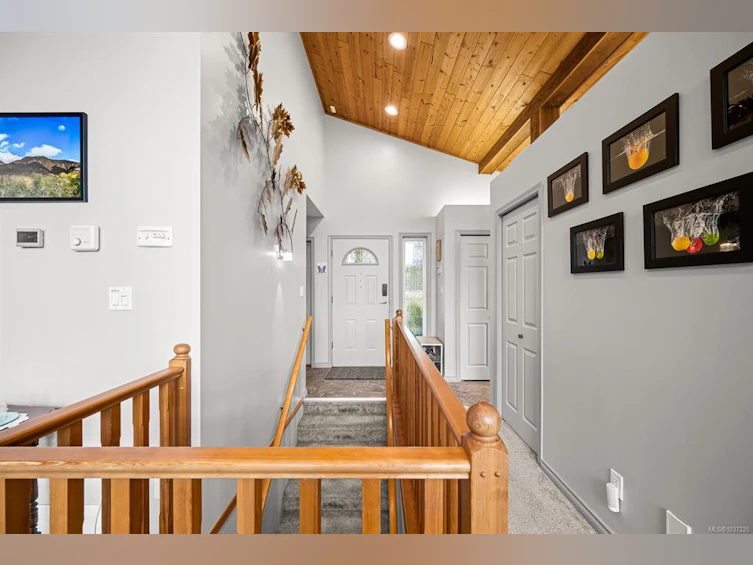 7627 Ships Point Road, Fanny Bay, BC, V0R 1W0 - 72