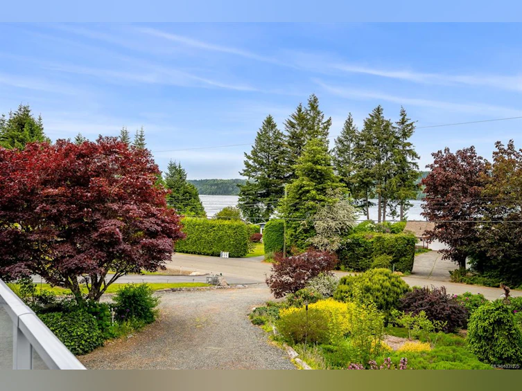 7627 Ships Point Road, Fanny Bay, BC, V0R 1W0 - 35
