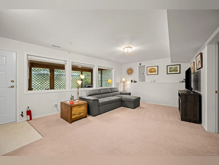 7627 Ships Point Road, Fanny Bay, BC, V0R 1W0 - 52