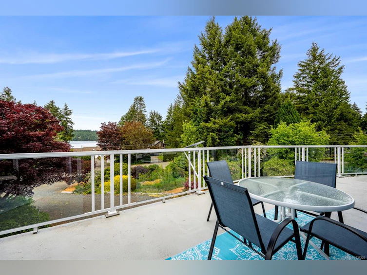7627 Ships Point Road, Fanny Bay, BC, V0R 1W0 - 32