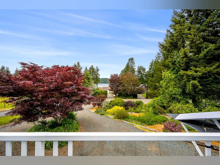 7627 Ships Point Road, Fanny Bay, BC, V0R 1W0 - 37