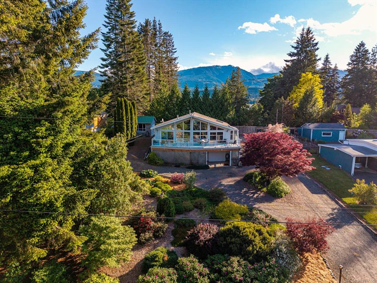 7627 Ships Point Road, Fanny Bay, BC, V0R 1W0 - 76