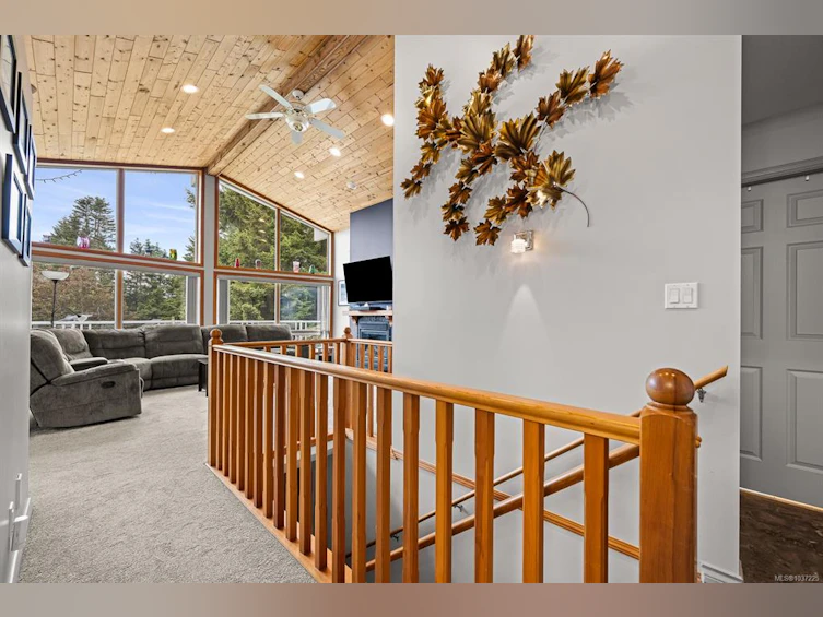 7627 Ships Point Road, Fanny Bay, BC, V0R 1W0 - 17