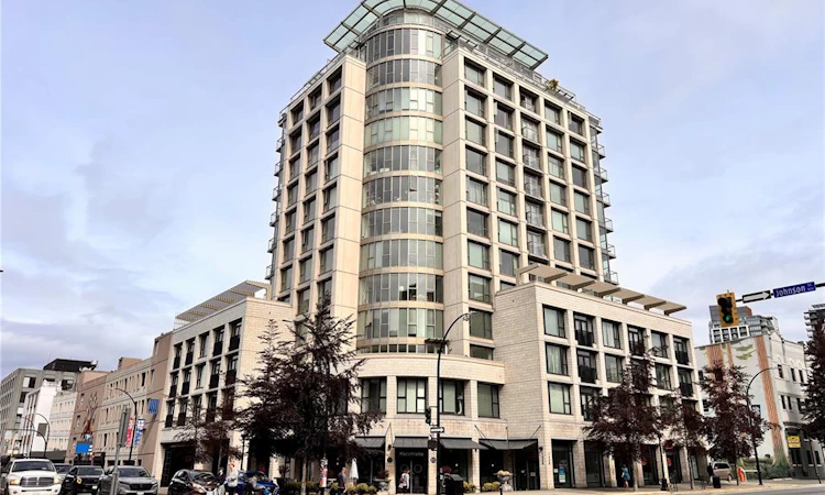 208-760 Johnson Street