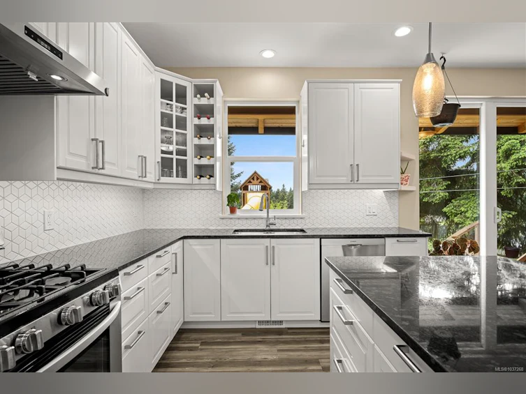 405 Rockland Road, Campbell River, BC, V9W 1N7 - 3