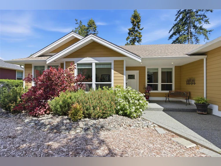 3831 Creekside Drive, Bowser/Deep Bay, BC, V0R 1G0 - 12