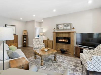 3831 Creekside Drive - 2