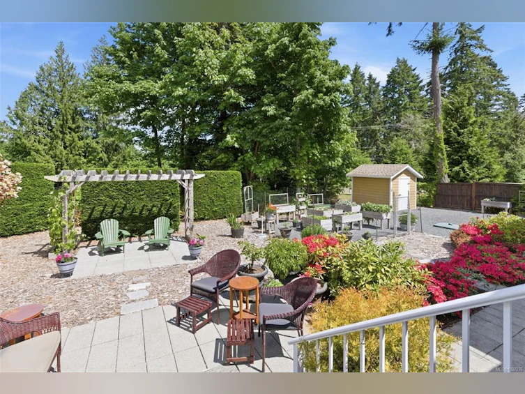 3831 Creekside Drive, Bowser/Deep Bay, BC, V0R 1G0 - 9