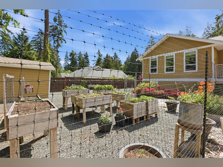 3831 Creekside Drive, Bowser/Deep Bay, BC, V0R 1G0 - 45
