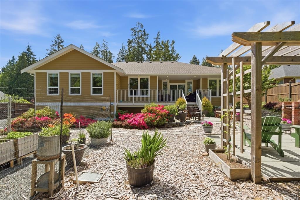 3831 Creekside Drive, Bowser/Deep Bay, BC, V0R 1G0 - 7