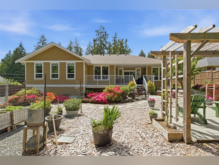 3831 Creekside Drive, Bowser/Deep Bay, BC, V0R 1G0 - 7