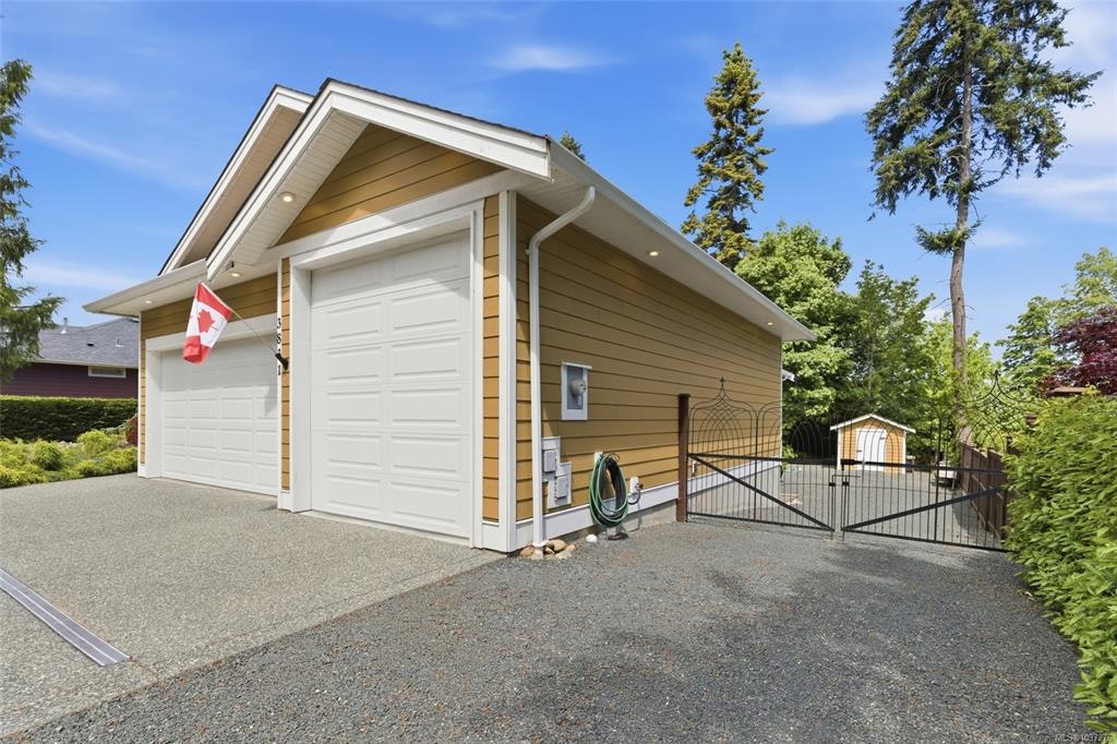 3831 Creekside Drive, Bowser/Deep Bay, BC, V0R 1G0 - 40