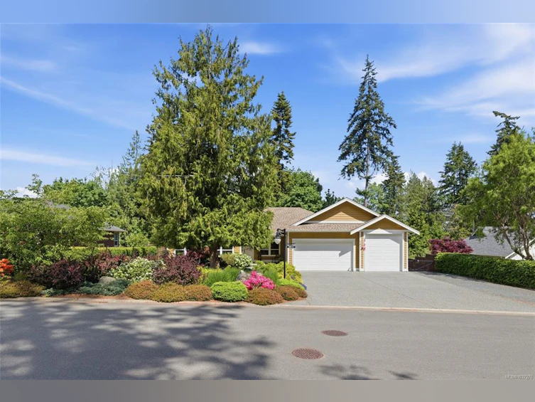 3831 Creekside Drive, Bowser/Deep Bay, BC, V0R 1G0 - 10