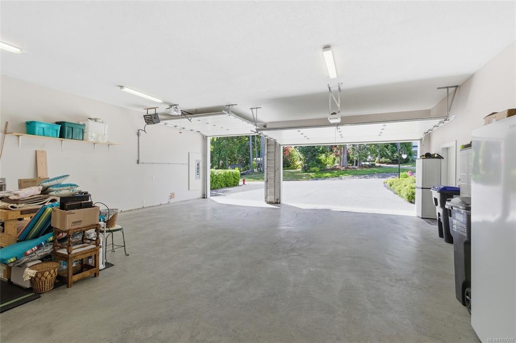 3831 Creekside Drive, Bowser/Deep Bay, BC, V0R 1G0 - 38