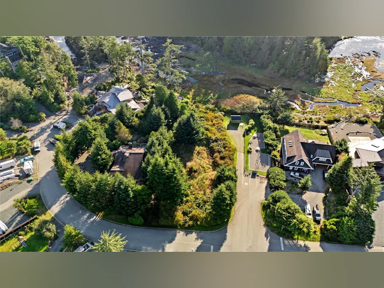912 Barkley Place, Ucluelet, BC, V0R 3A0 - 10