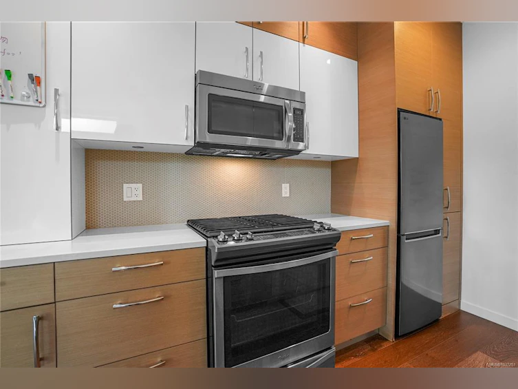 102-1014 Park Boulevard, Victoria, BC, V8V 2T4 - 9