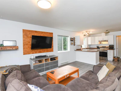 2238 Tamarack Drive - 4
