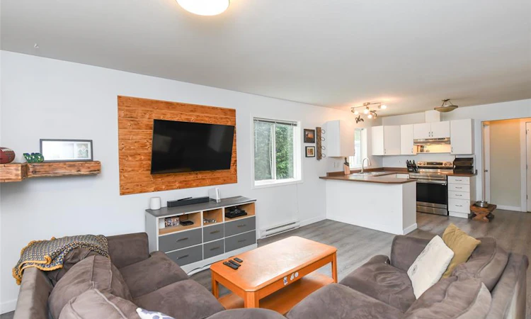 2238 Tamarack Drive