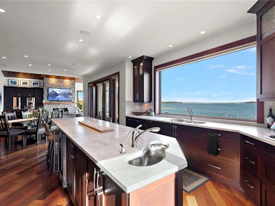 10206 Surfside Place - 2