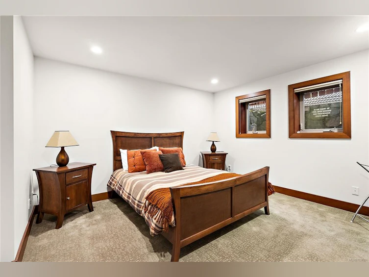 10206 Surfside Place, Sidney, BC, V8L 3R5 - 44