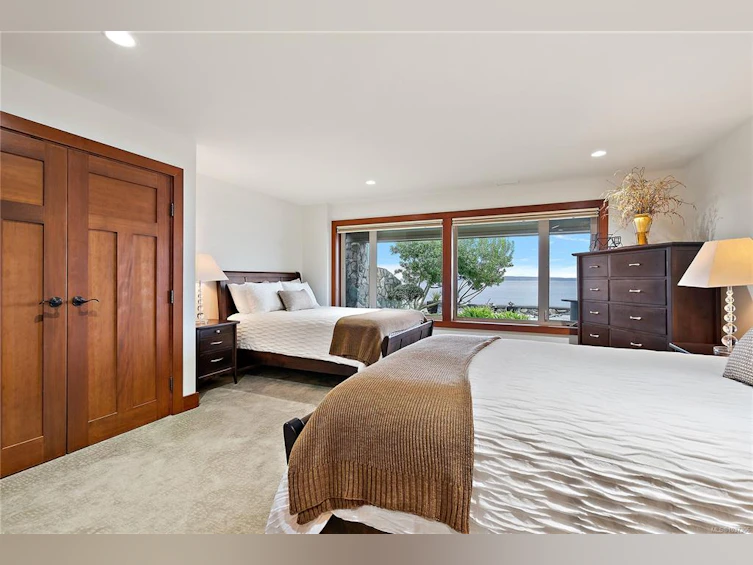 10206 Surfside Place, Sidney, BC, V8L 3R5 - 40