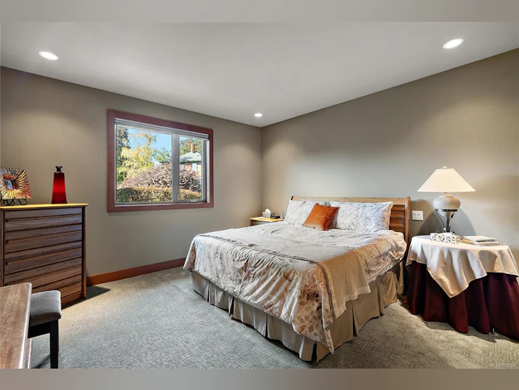 10206 Surfside Place, Sidney, BC, V8L 3R5 - 24