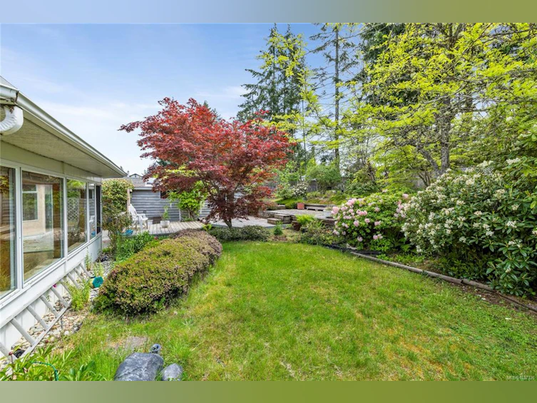580 Dogwood Road, Qualicum Beach, BC, V9K 1B1 - 9