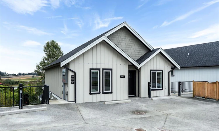 101-7057 Central Saanich Road