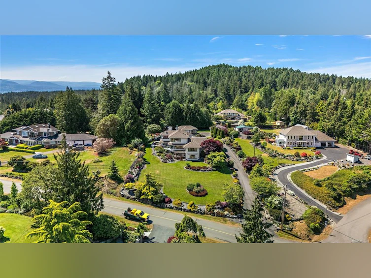 11096 Greenpark Drive, North Saanich, BC, V8L 5N5 - 55