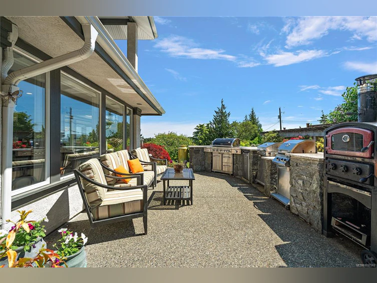 11096 Greenpark Drive, North Saanich, BC, V8L 5N5 - 6
