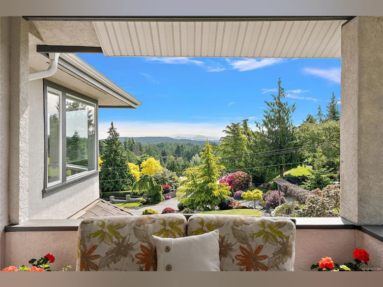 11096 Greenpark Drive, North Saanich, BC, V8L 5N5 - 37