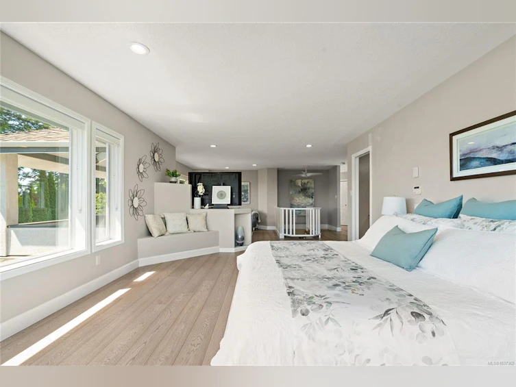 11096 Greenpark Drive, North Saanich, BC, V8L 5N5 - 26