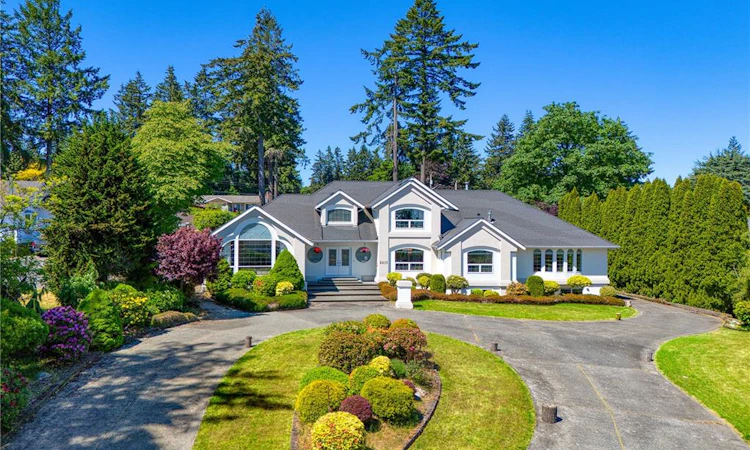 2415 Departure Bay Road