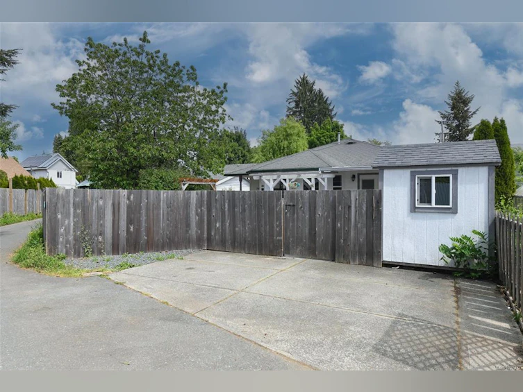 B-781 Stewart Avenue, Courtenay, BC, V9N 3H3 - 2