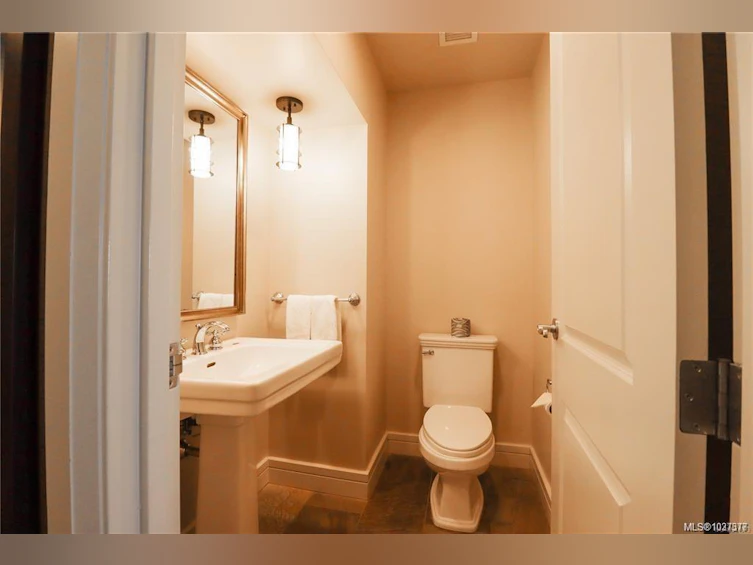 306-308A-1376 Lynburne Place, Langford, BC, V9B 6S1 - 13