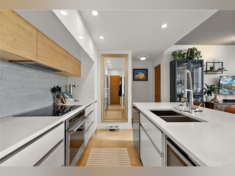 604-989 Johnson Street, Victoria, BC, V8V 0E3 - 3