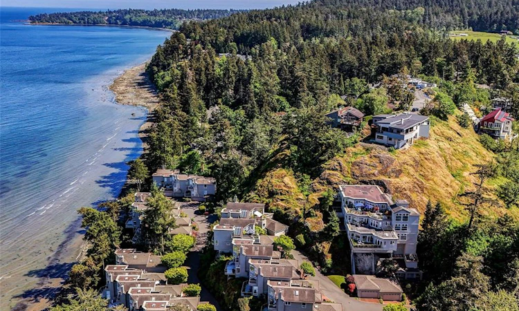 1-4771 Cordova Bay Road