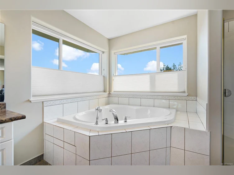 6255 Karen Court, Central Saanich, BC, V8Z 7K7 - 19