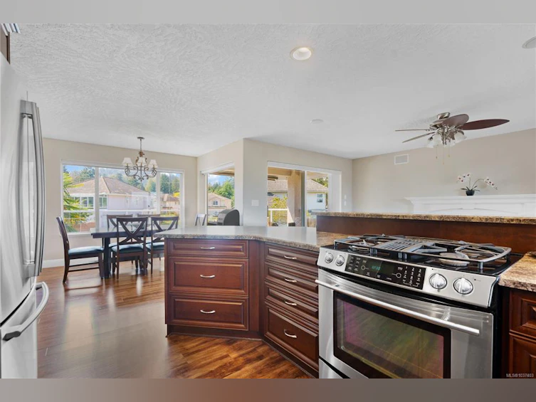 6255 Karen Court, Central Saanich, BC, V8Z 7K7 - 4