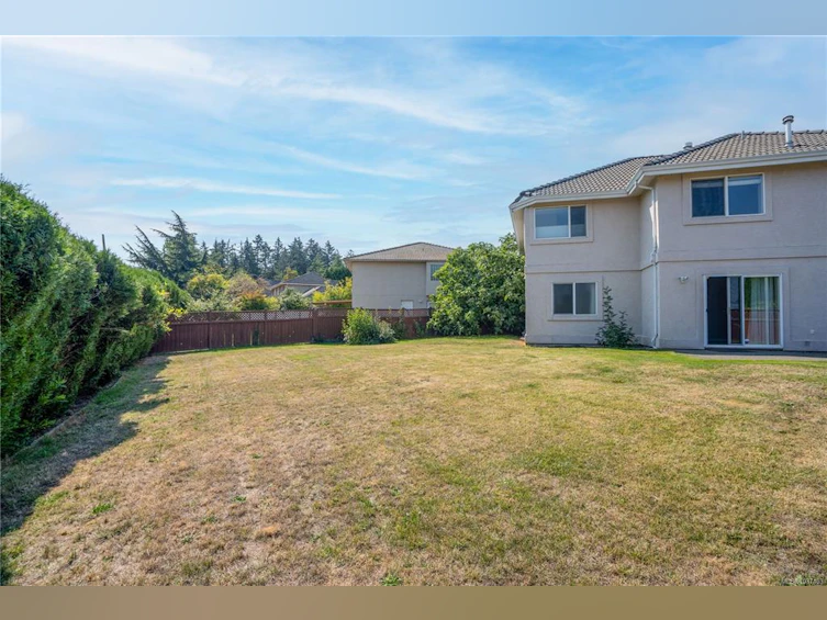 6255 Karen Court, Central Saanich, BC, V8Z 7K7 - 40