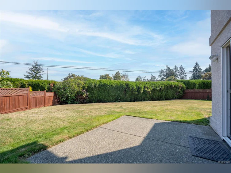 6255 Karen Court, Central Saanich, BC, V8Z 7K7 - 43
