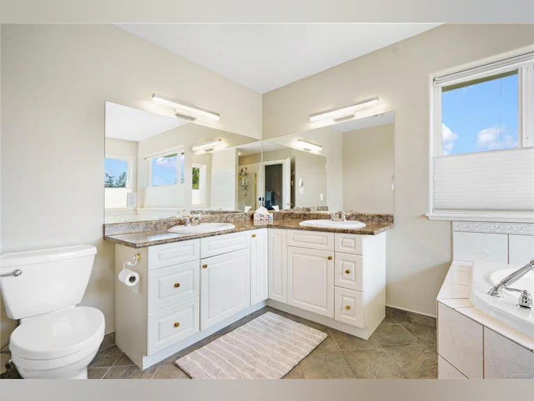 6255 Karen Court, Central Saanich, BC, V8Z 7K7 - 18